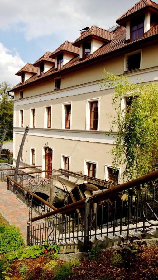 מלון Příbram Mlyn Mitrovice מראה חיצוני תמונה