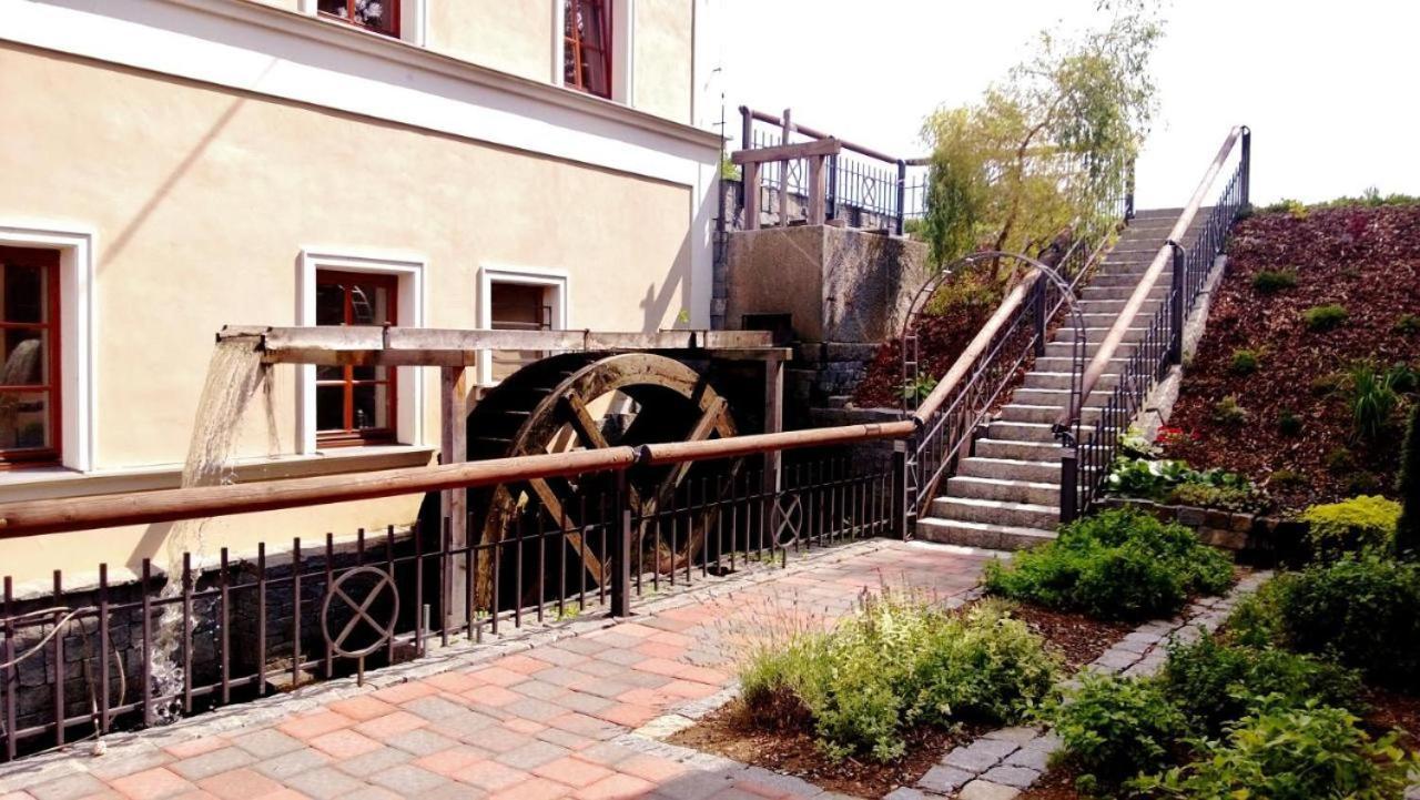 מלון Příbram Mlyn Mitrovice מראה חיצוני תמונה